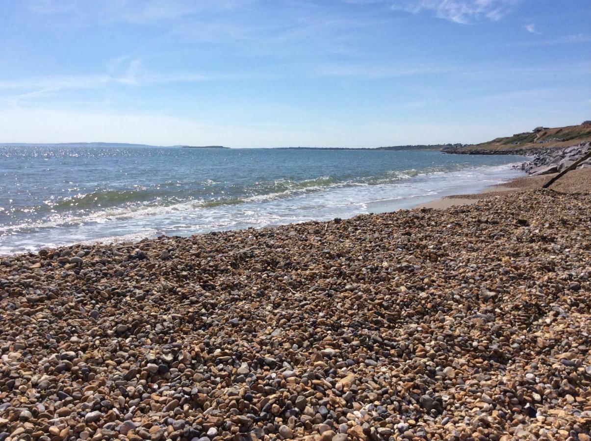 Cliff Top Studio Barton on Sea Exterior photo